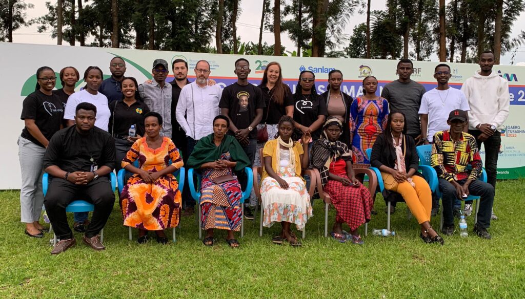 Tek Experts Rwanda donates food to community members for Good Deeds Day.